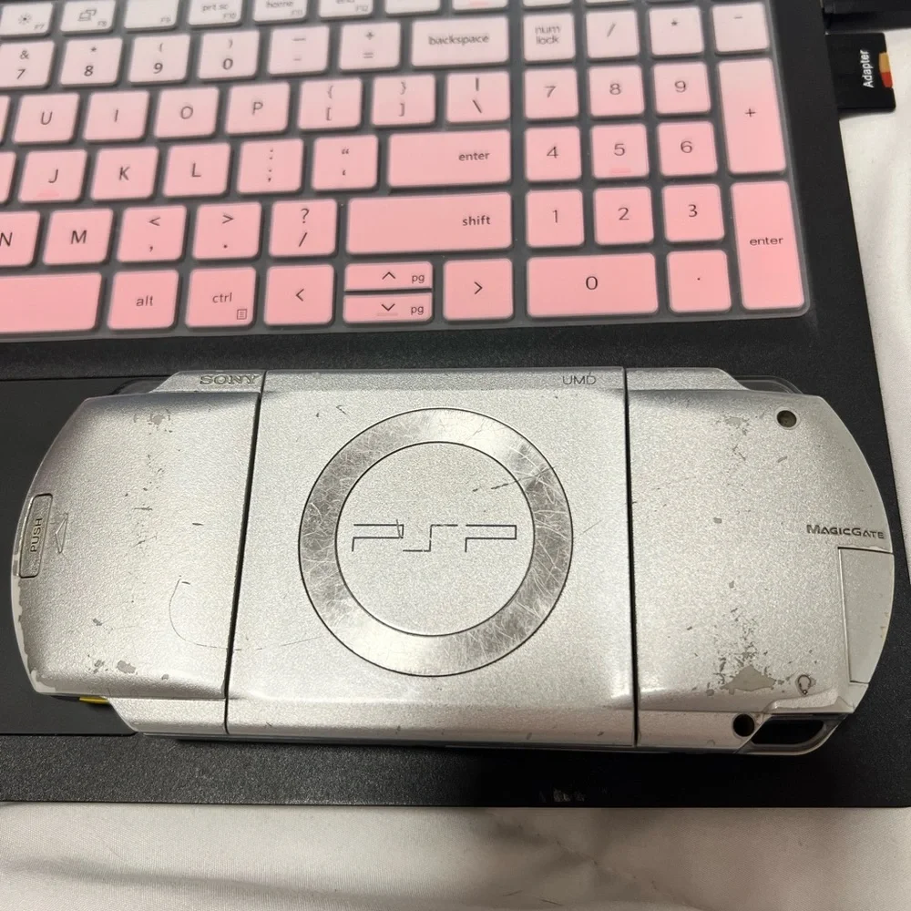 Sony PSP Handheld for Parts and Repair - Picture 3 of 3